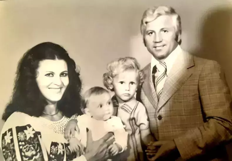 irina loghin cu sotul si copiii