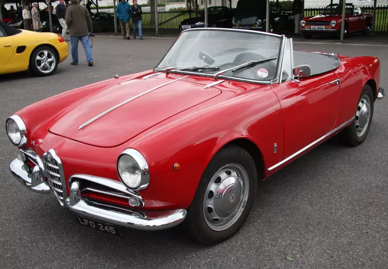 Alfa_Romeo_Giulietta_Spider