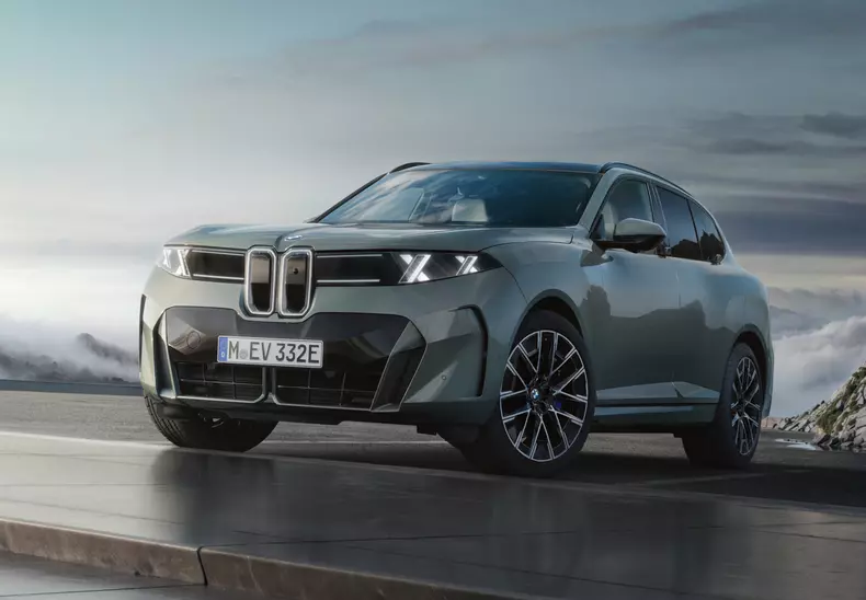 P90645946_highRes_bmw-ix5-60-xdrive-06