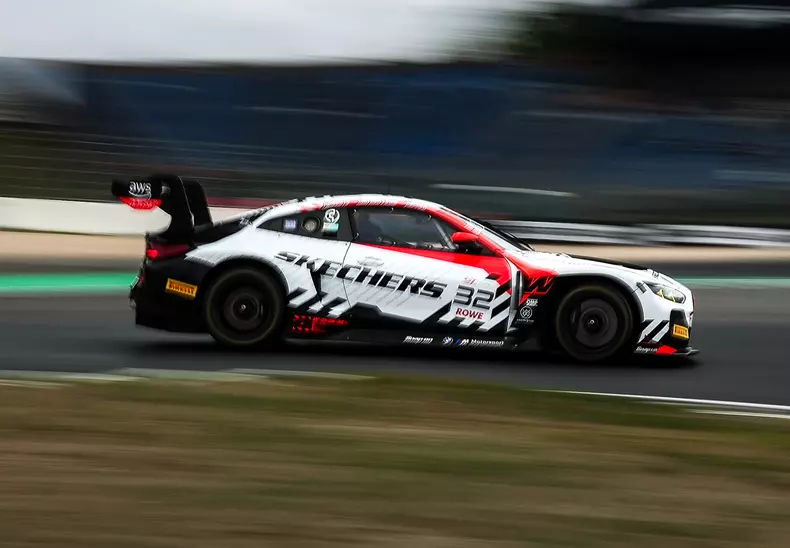 P90653602_highRes_nuerburgring-ger-27-