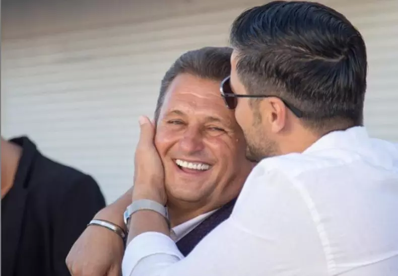 liviu-varciu-schimb-de-replici-cu-una-dintre-fiicele-lui-nea-marin-e-geloasa-rau-de-asta-m-a-infiat-pe-mine-nea-marin_37021000