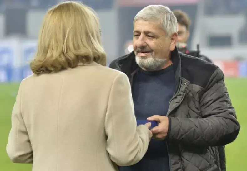 victor niculescu (1)