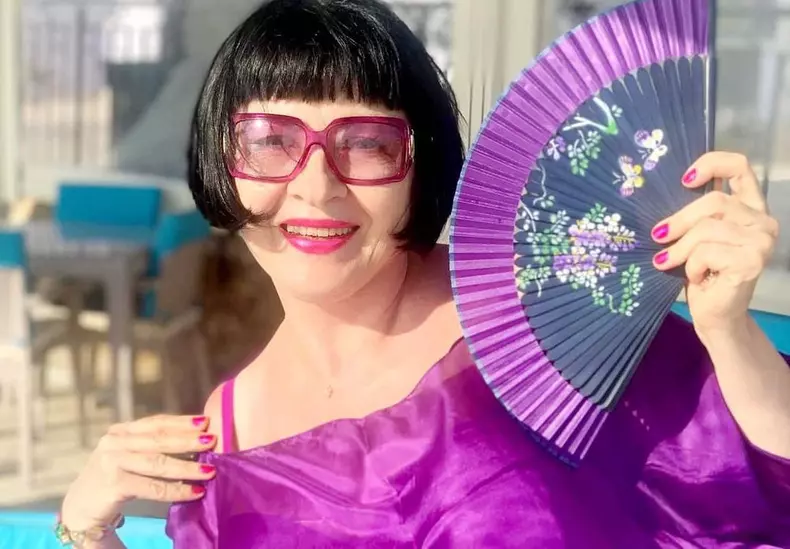 Neti Sandu se relaxează pe malul mării. Cu cine e în vacanță prezentatoarea horoscopului de la Pro TV (1)