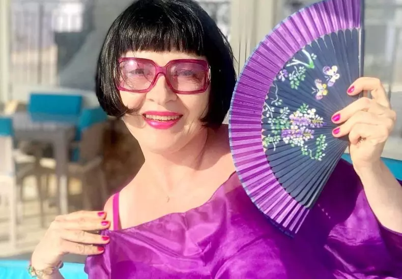 Neti Sandu se relaxează pe malul mării. Cu cine e în vacanță prezentatoarea horoscopului de la Pro TV (1)