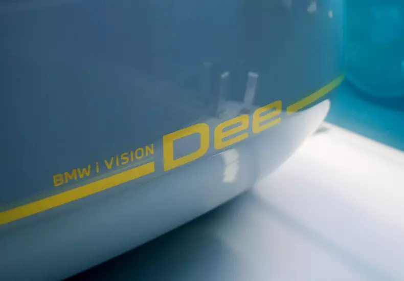P90570611_highRes_bmw-i-vision-dee-at-