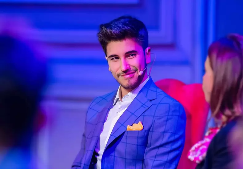 Sebastian-Dobrincu-despre-cât-de-mulți-bani-îl-fac-fericit (1)