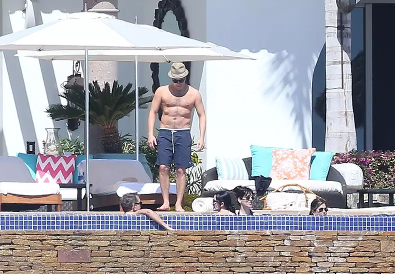 Jennifer Aniston  Justin Theroux Courtney Cox