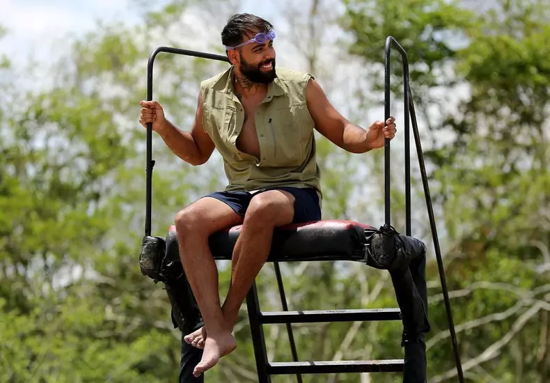 cine-este-concurentul-eliminat-de-la-sunt-celebru-scoate-ma-aici-17-noiembrie-2022-4