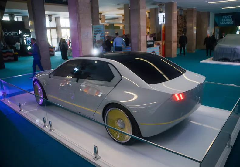 P90570595_highRes_bmw-i-vision-dee-at-