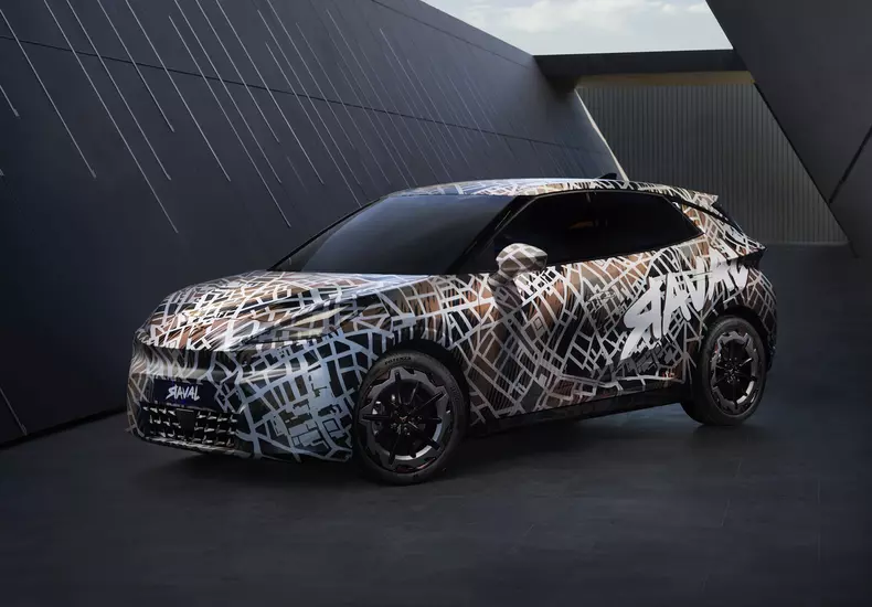 04_CUPRA-reveals-the-true-character-of-its-upcoming-electric-compact-urban-car-the-CUPRA-Raval-in-an-exclusive-pre-series-test-drive_HQ