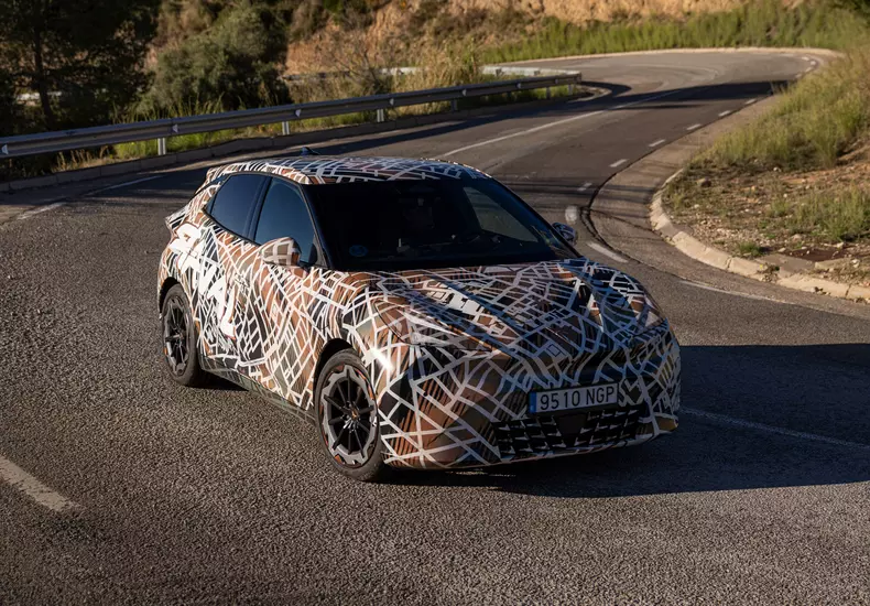 12_CUPRA-reveals-the-true-character-of-its-upcoming-electric-compact-urban-car-the-CUPRA-Raval-in-an-exclusive-pre-series-test-drive_HQ