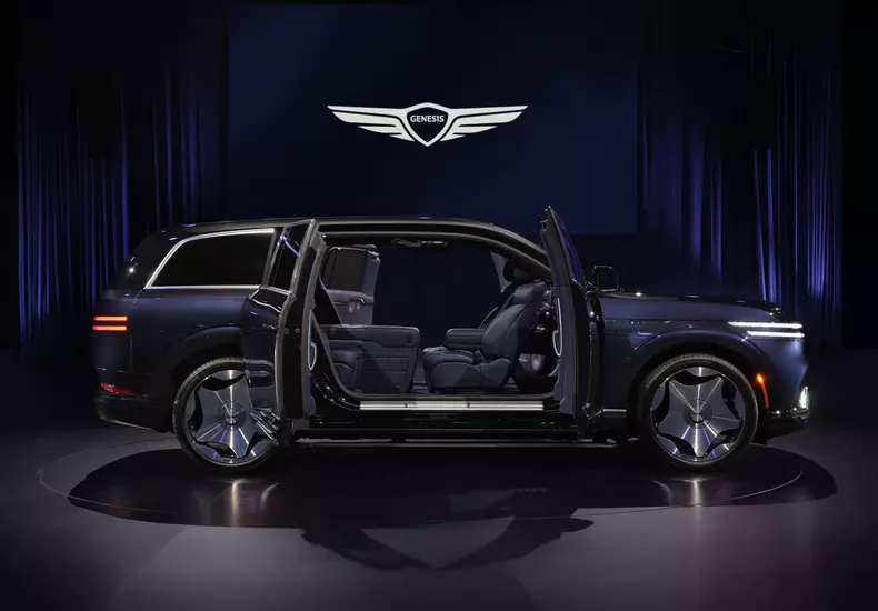 260820_anewiconrsquosarrivalgenesisunveilsgv90flagshipsuv_15