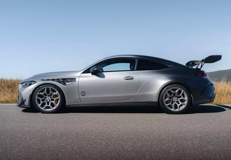 Mercedes-Benz-CLE_646_AMG_Spezialanfertigung-2027-Side_Profile.3802239b