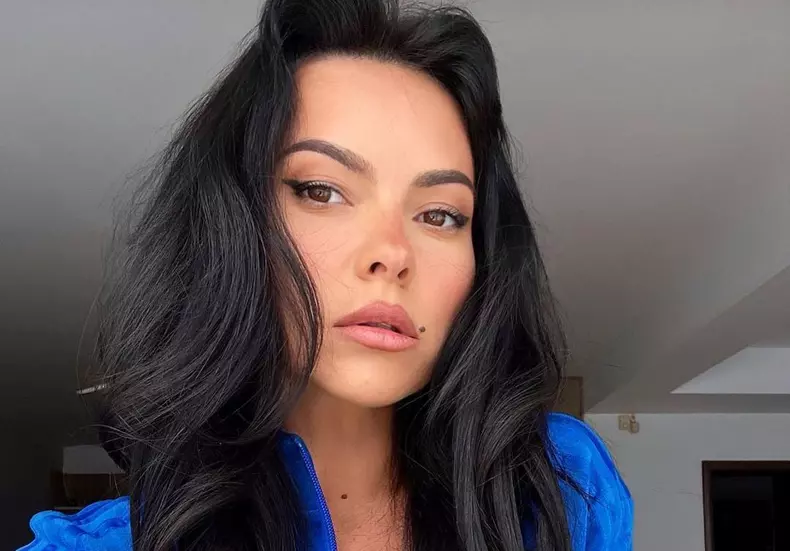 Inna, provocatoare într-un costum de baie minuscul (4)