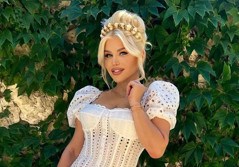 Cum își alege Loredana Groza ținutele de scenă (2)