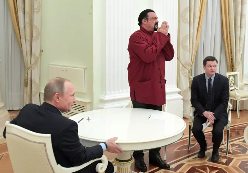 Steven Seagal îl susține în continuare pe Putin