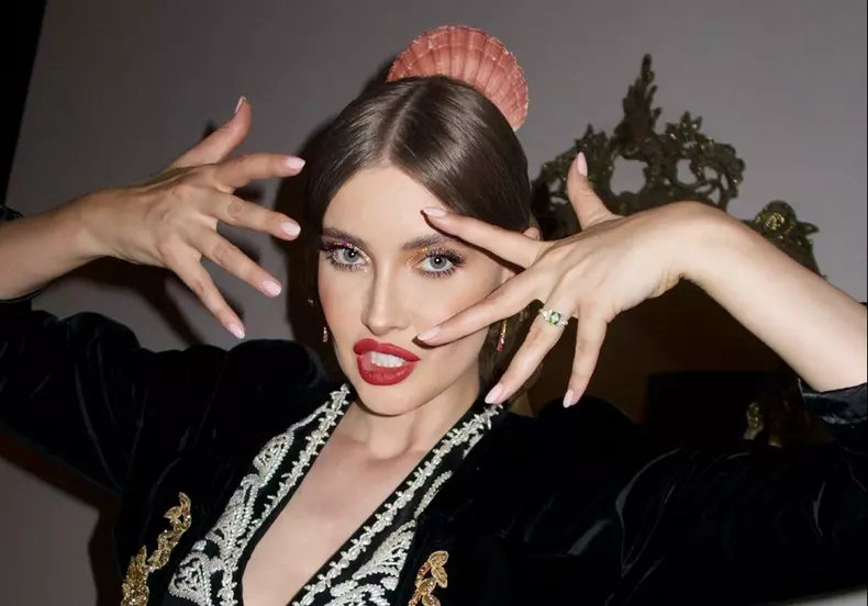 iulia-albu-rochia-neagra-editia-2-splash-vedete-la-apa-sezonul-5