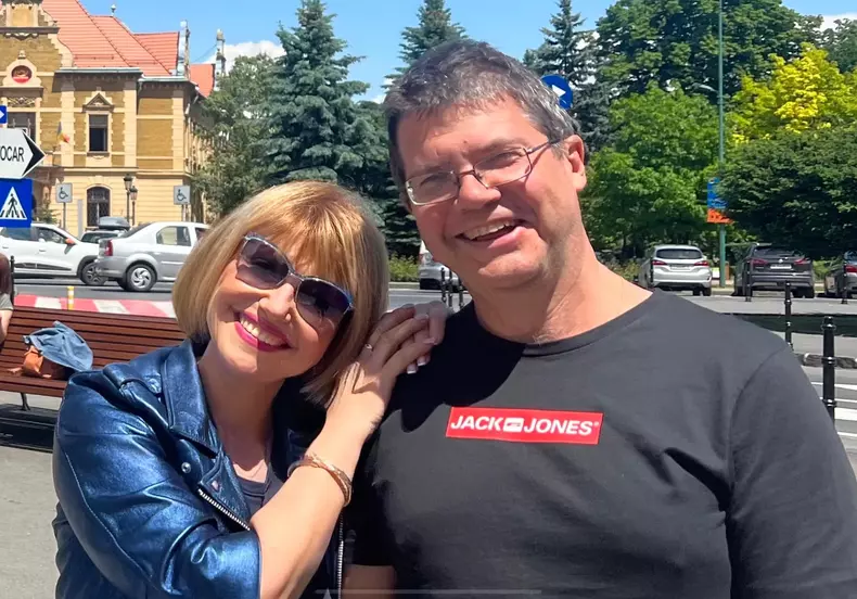 marina almasan si fratele ei