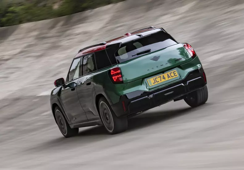 P90567330_highRes_the-mini-john-cooper