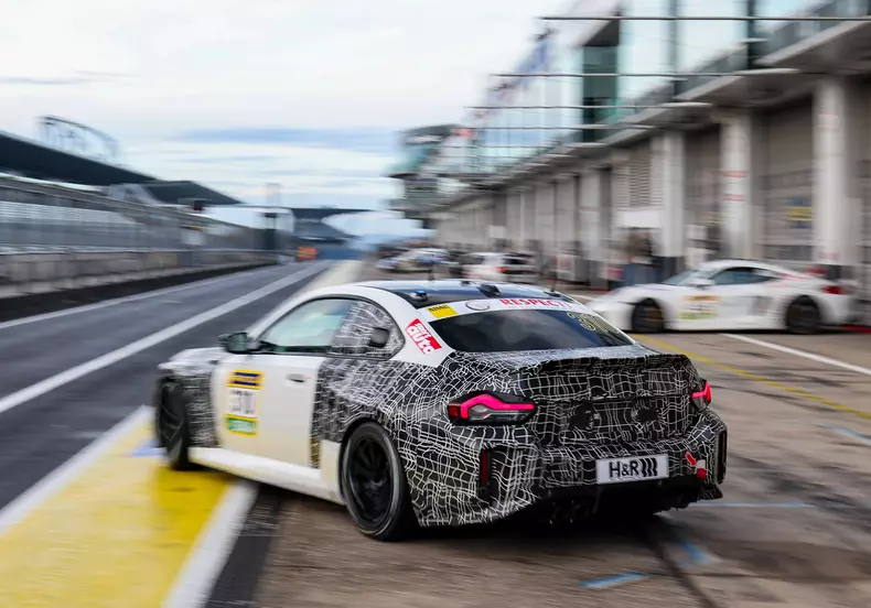 P90574220_highRes_nuerburgring-ger-18-