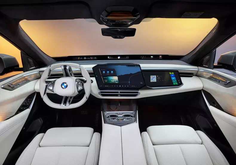 P90646055_highRes_bmw-ix5-60-xdrive-06