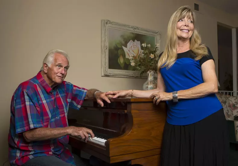 *PREMIUM-EXCLUSIVE* "Tarzan" star Ron Ely's wife Valerie Lundeen has been killed at their California home! Couple is seen in 2014 posing for photoshoot in the same house