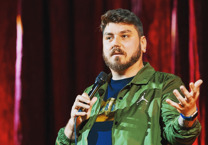 micutzu-probleme-mari-la-inceputul-carierei.-ce-a-facut-cu-premii-bani-castigat-dintr-un-show-de-stand-up-comedy