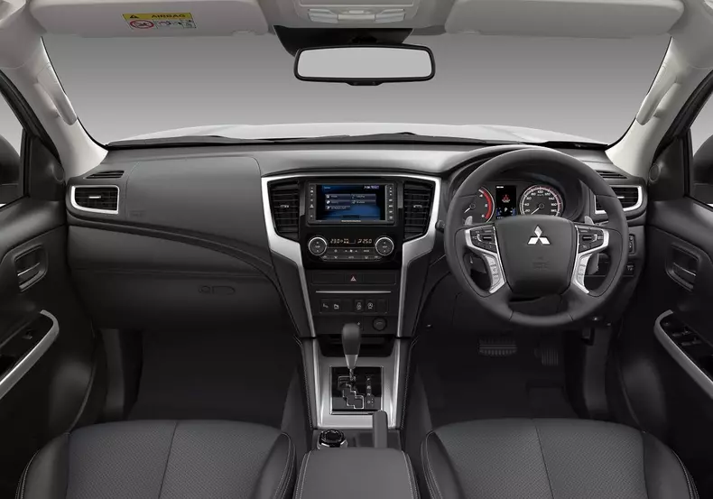 Mitsubishi L200 facelift 17