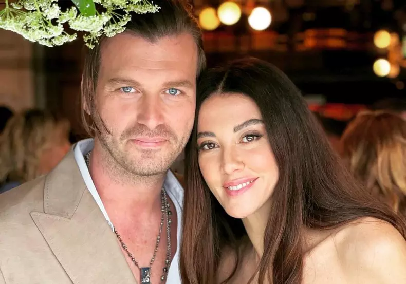 Kıvanç Tatlıtuğ va deveni tată. Soția lui, Başak Dizer, este însărcinată (1)