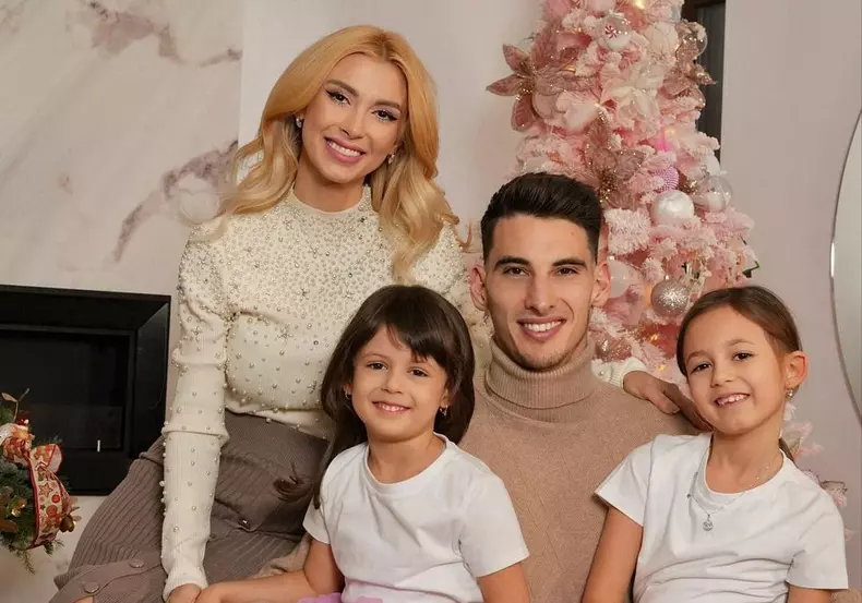 andreea balan, victor cornea si fiicele artistei