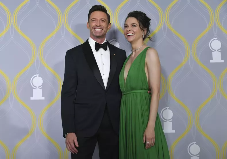 Hugh Jackman and Sutton Foster romance rumors swirl - 10/25/24