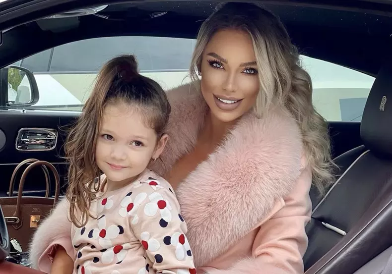 Bianca-Dragusanu-fiica-8