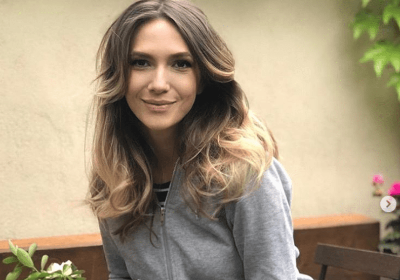Adela Popescu a împlinit 33 de ani
