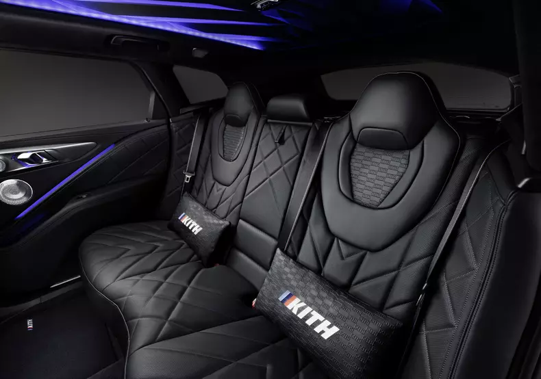 P90582548_highRes_the-2025-bmw-xm-by-k