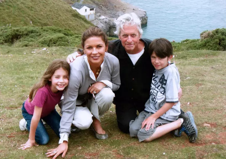 @catherinezetajones