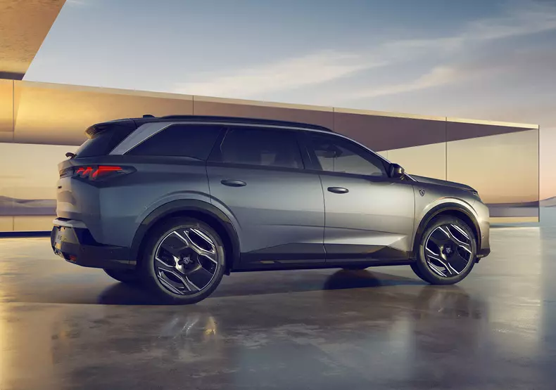 PEUGEOT_E5008_2403STYP_143