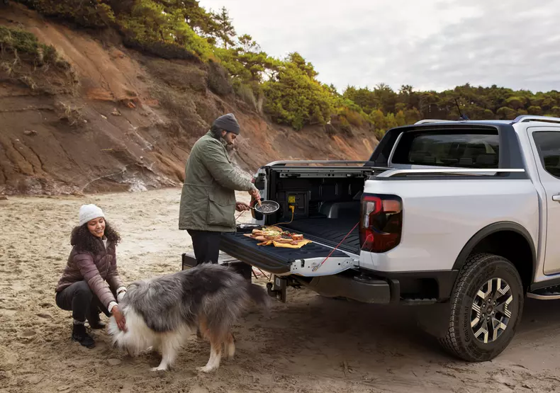 RANGER_PHEV_LEISURE_1