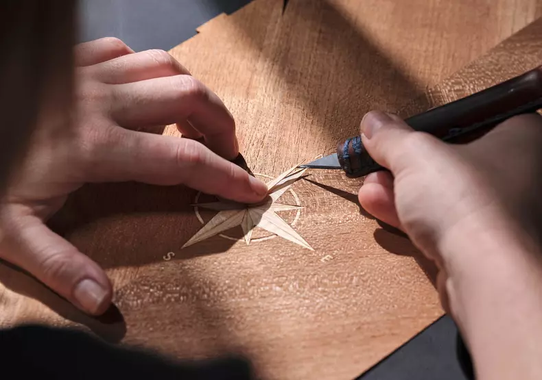 P90633344_highRes_presenting-rolls-roy