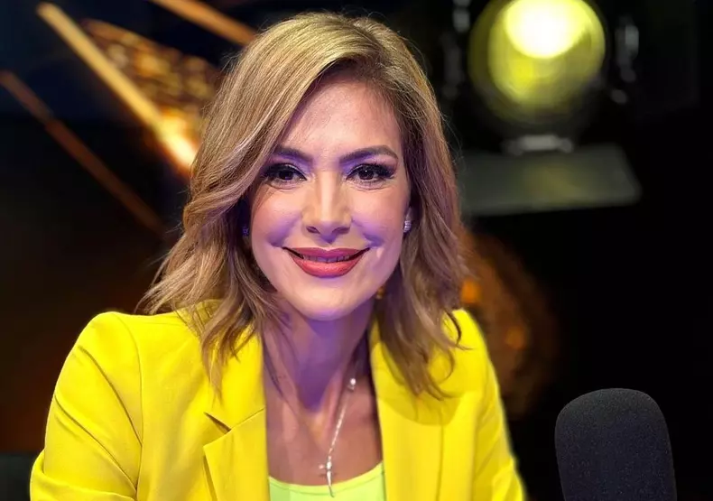 Roxana Ciuhulescu, operație de mărire a bustului  (8)