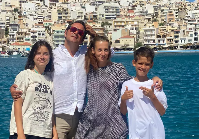 tonypoptamas-daniel-buzdugan-si-familia-sa-670578-cujbhjab-e1667799874581