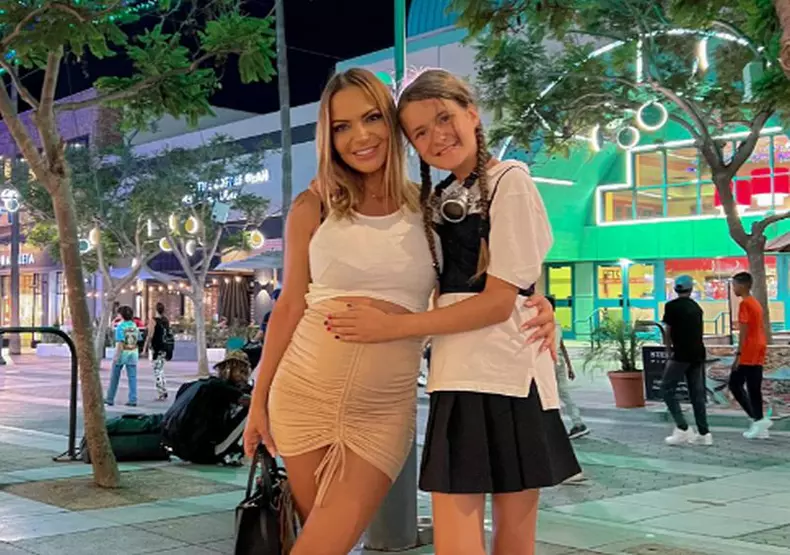 andreea antonescu si sienna