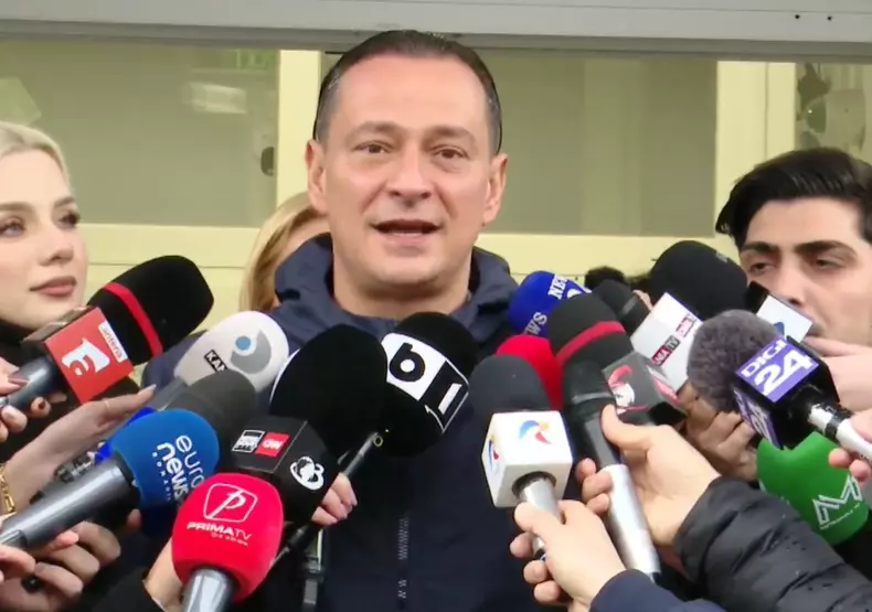 baluta bun la microfon