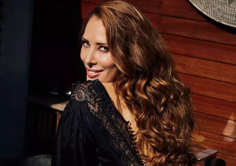 De-ce-nu-se-casatoresc-Iulia-Vantur-si-Salman-Khan-3