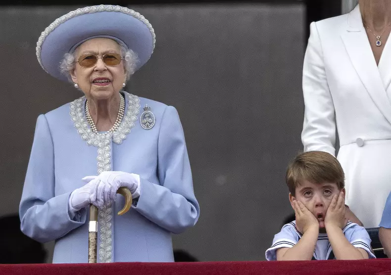 Kate Middleton n-a reușit să îl stăpânească pe Prințul Louis. Micuțul a furat din nou spectacolul la Jubileul de Platină