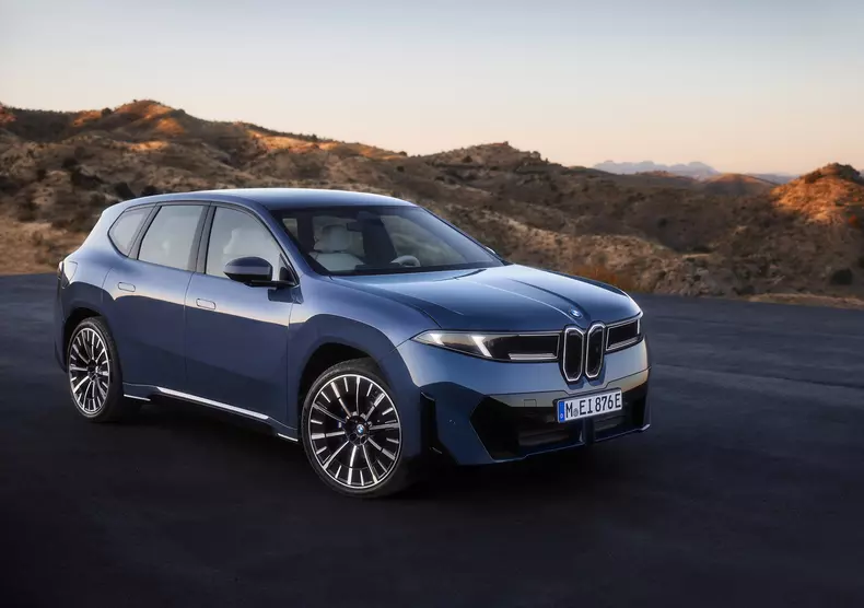 P90615621_highRes_the-new-bmw-ix3-50-x