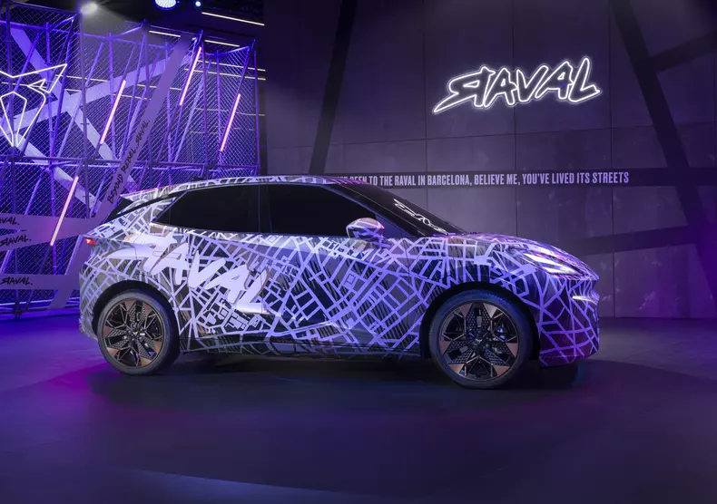 02_CUPRA-reveals-the-true-character-of-its-upcoming-electric-compact-urban-car-the-CUPRA-Raval-in-an-exclusive-pre-series-test-drive_HQ