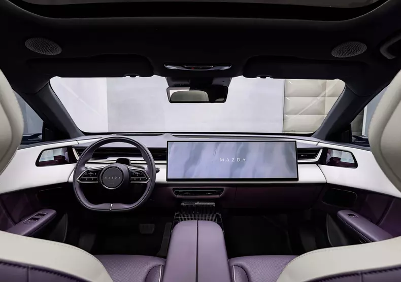 Mazda-CX-6e-2027-Interior.f348c278