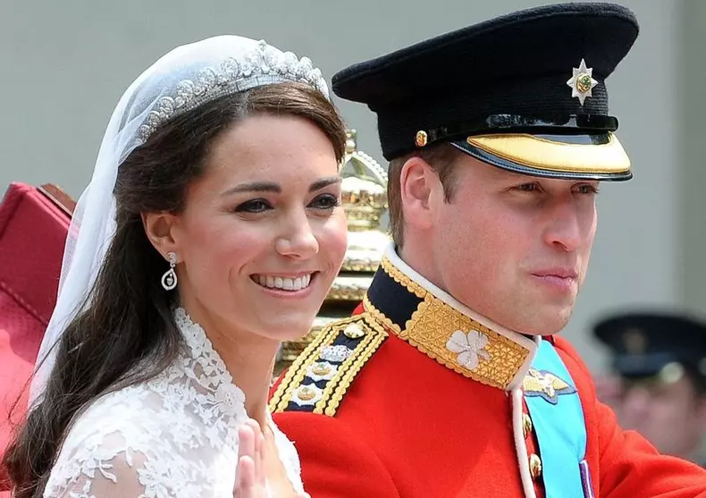 Tortul de la nunta prințului William cu Kate Middleton a dărâmat ușile la Palatul Buckingham