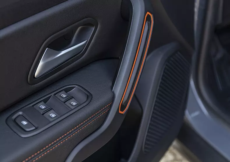 2021 – New Dacia Duster Extreme Limited Edition_09