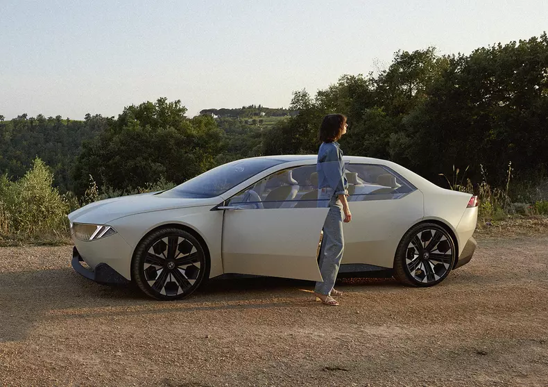 P90519764_highRes_bmw-vision-neue-klas